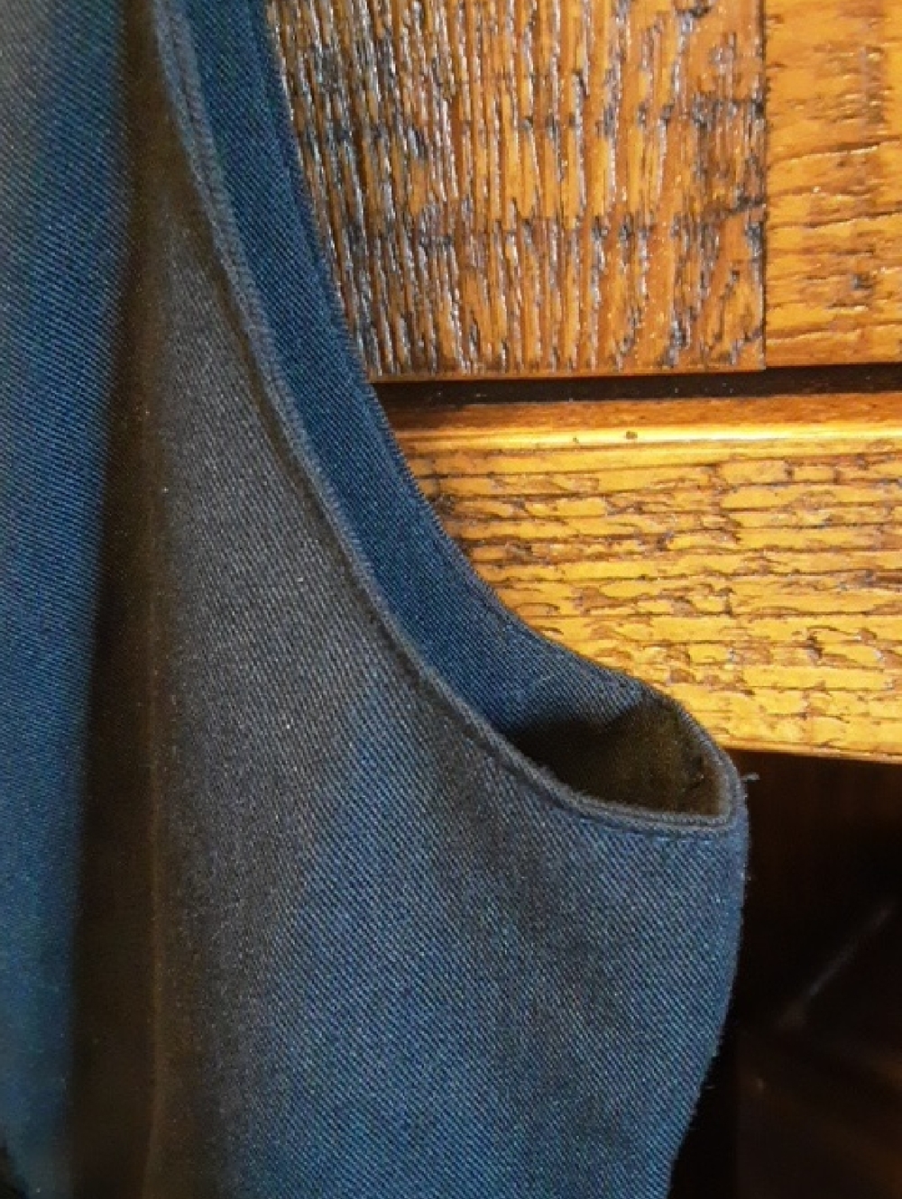 Black Military-Style Sleeveless Jacket - Picture 7 of 10